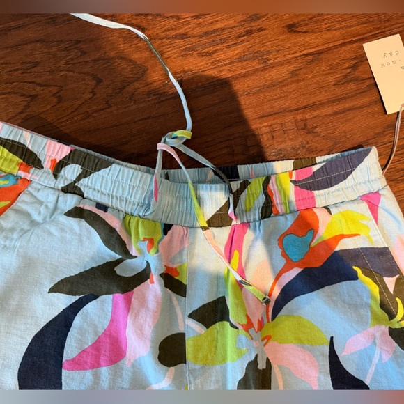 Women’s floral linen pants - Picture 2 of 5